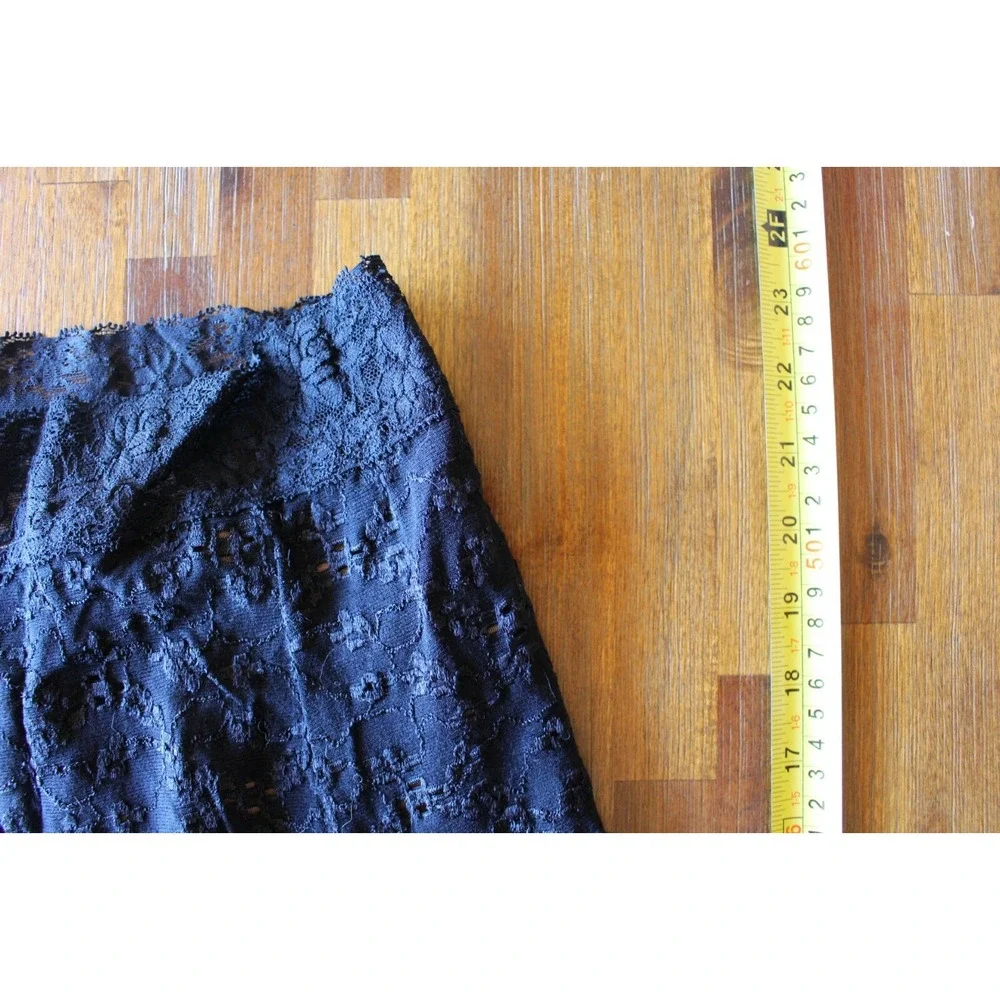 Women's CAbi Skirt Black Lace Stretchy Above Knee Size Medium - Picture 4 of 6